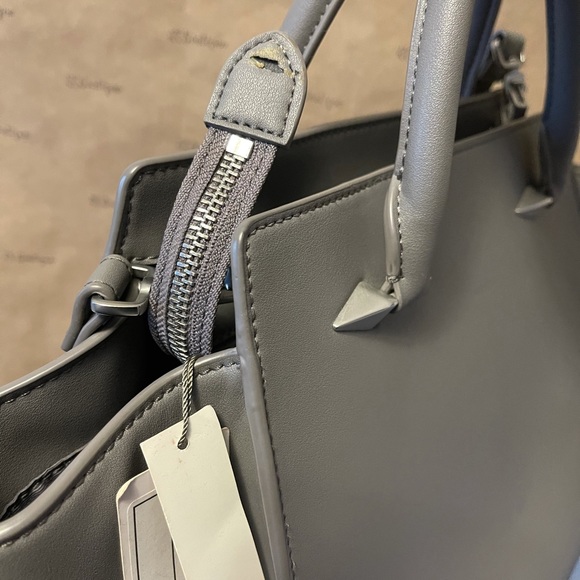 Charles and Keith Hand Bag - Picture 5 of 9